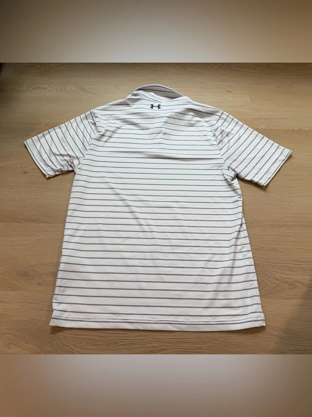 Under Armour Playoff Polo Shirt Mens Size S White Gray Striped Golf Performance